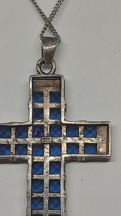 0d7c298f-2197-44f1-af11-5d8ba804ffef Antique neckless