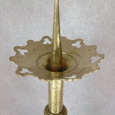 thumb5_f865a847-2012-44d3-a2e1-9c2fc422a933 Antique candelar